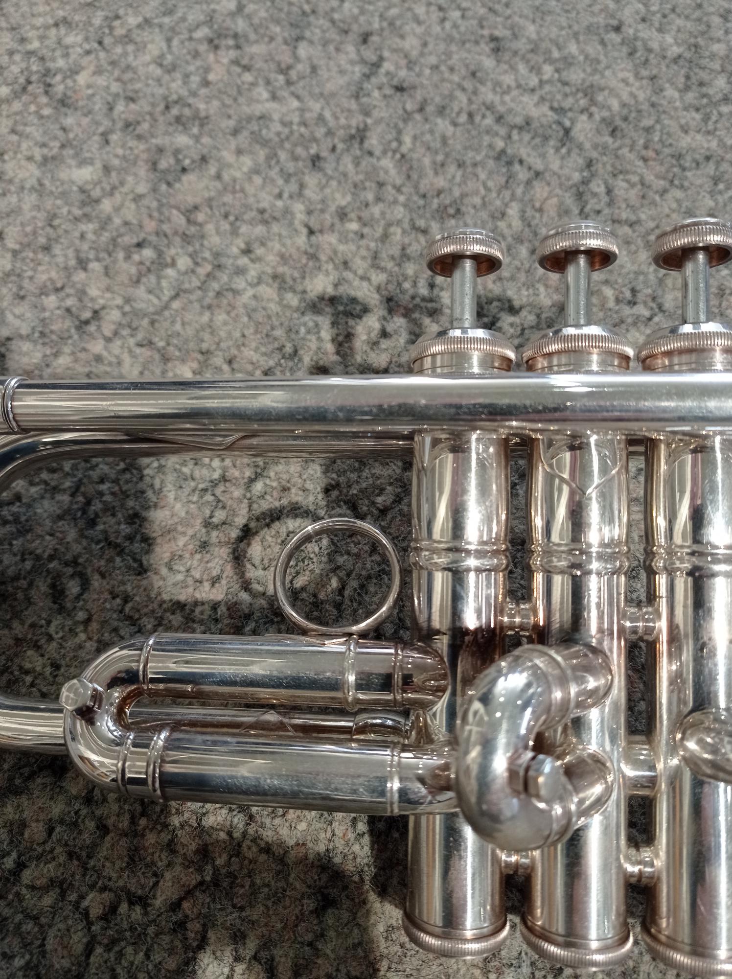 B Trompete V.Bach Mod. NY7
