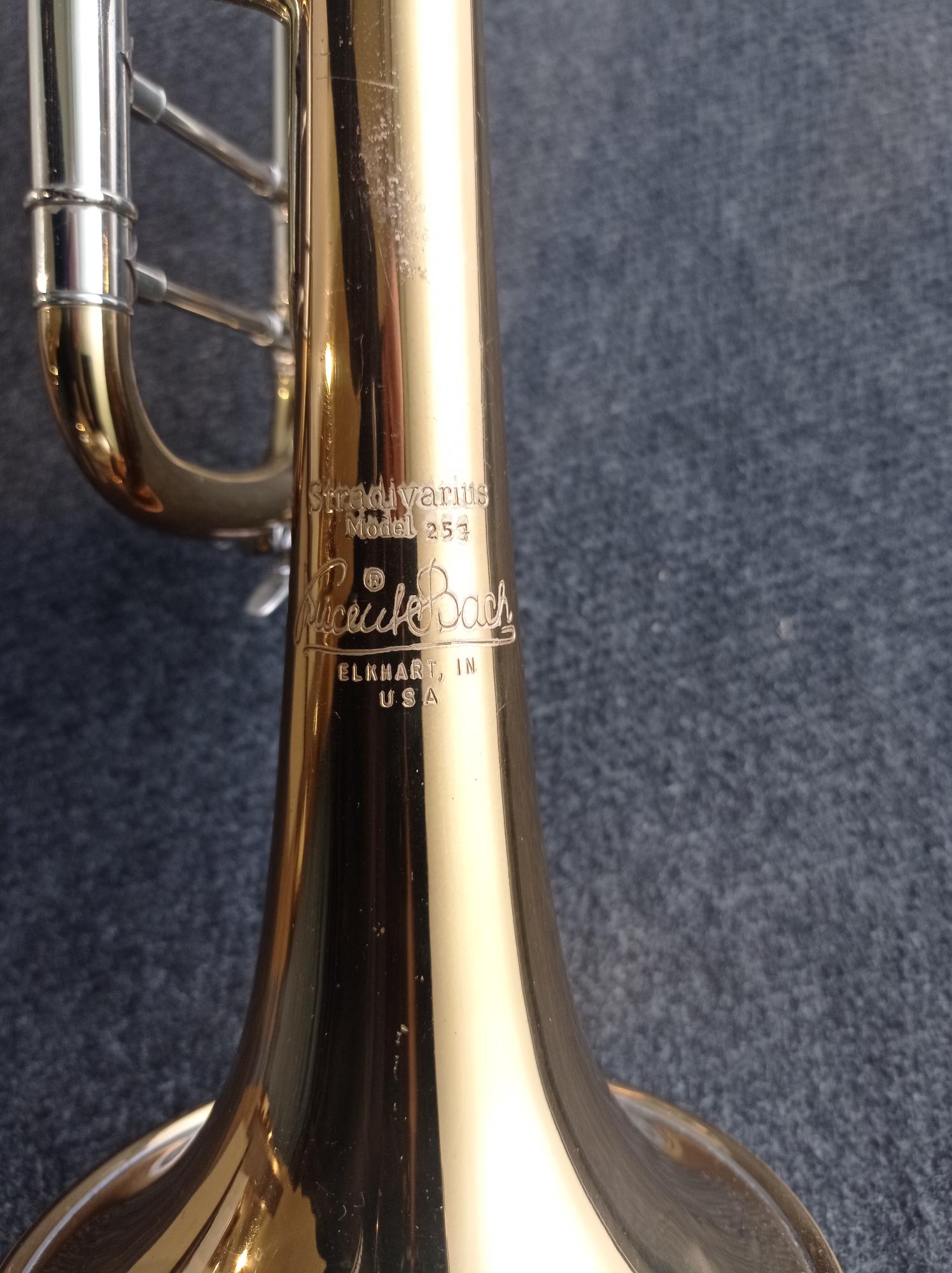B Trompete V. Bach Stard. 25G gebr.
