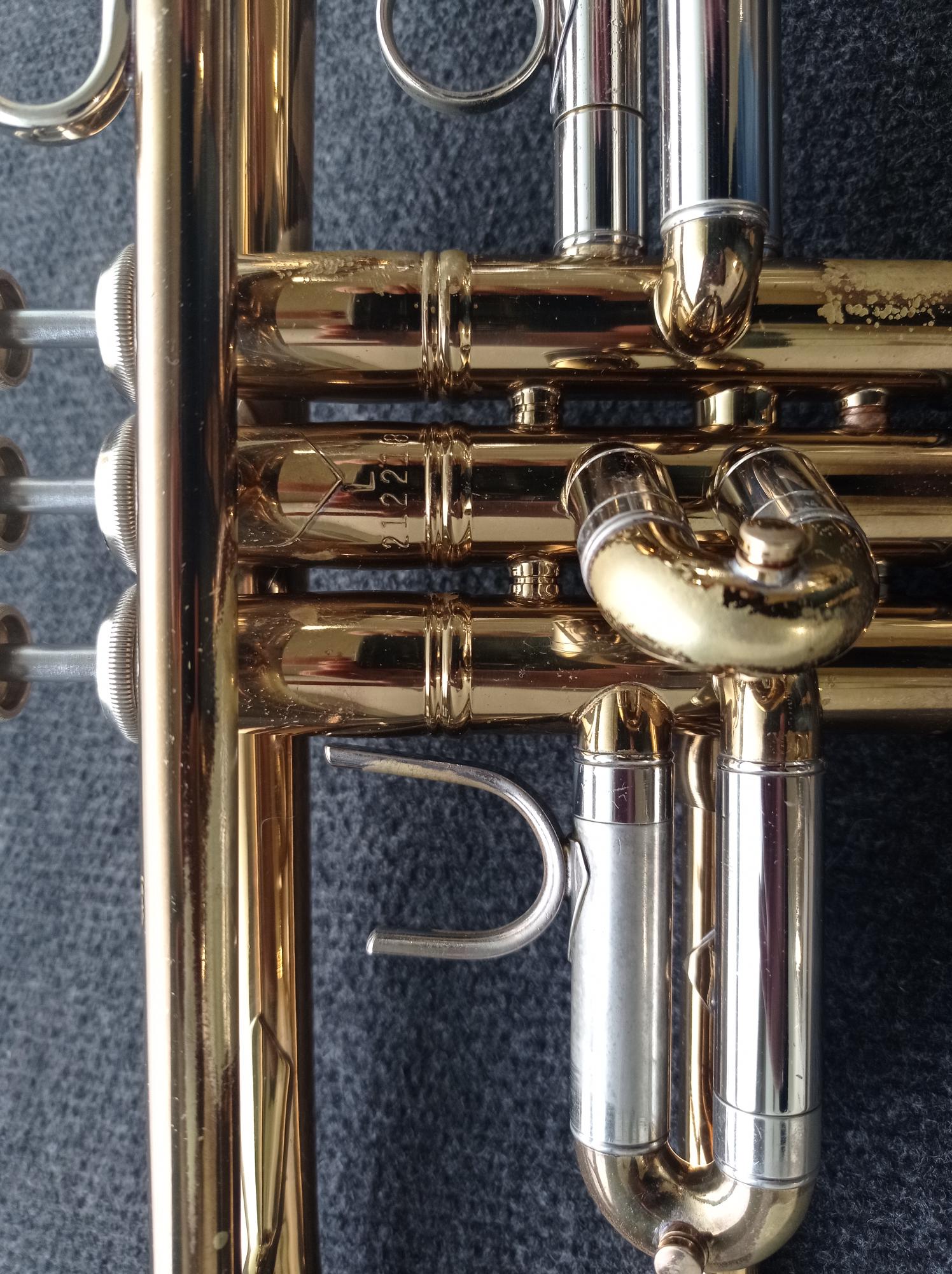B Trompete V. Bach Stard. 25G gebr.