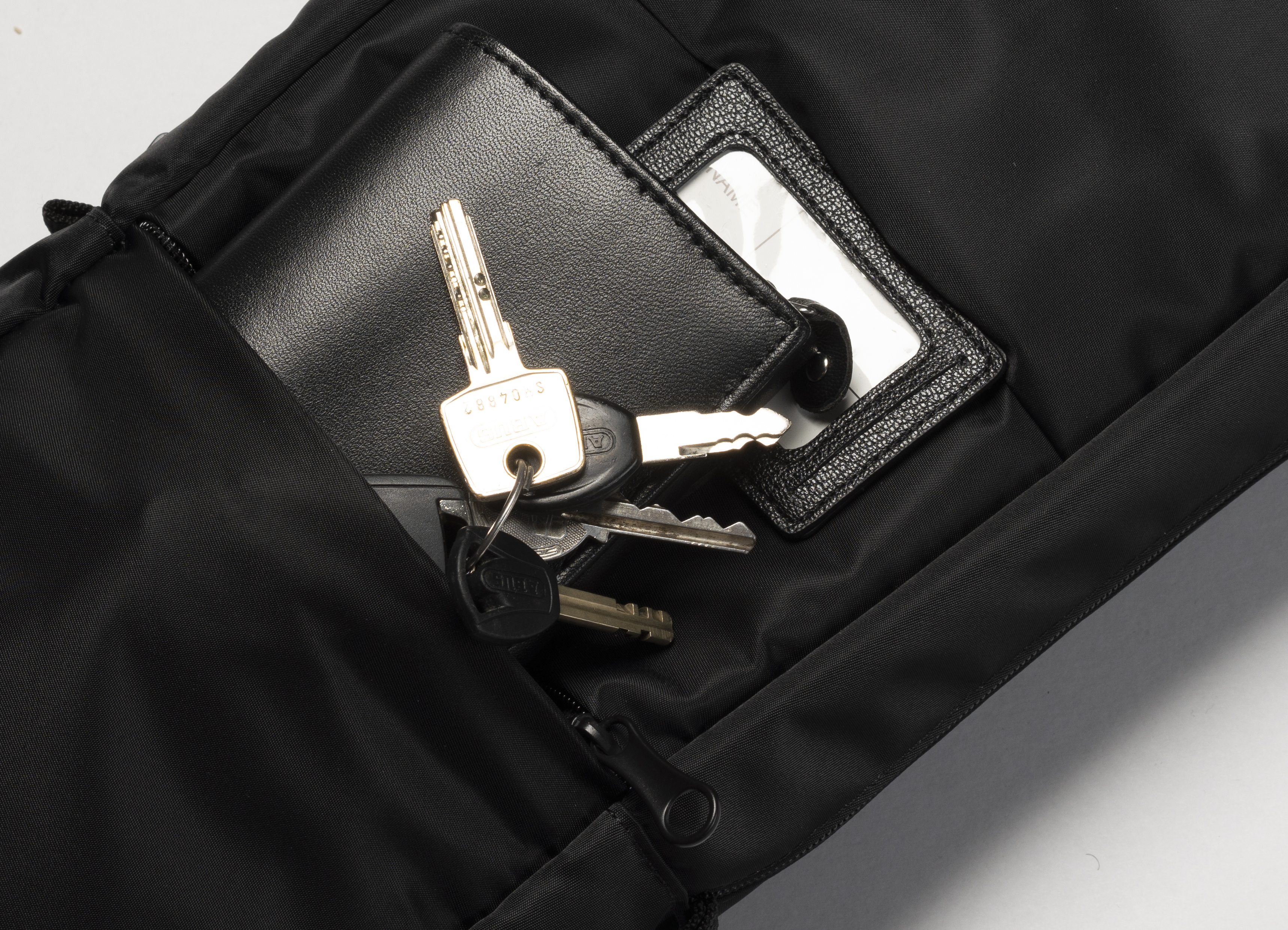 Roi Cross Bag Flöte black